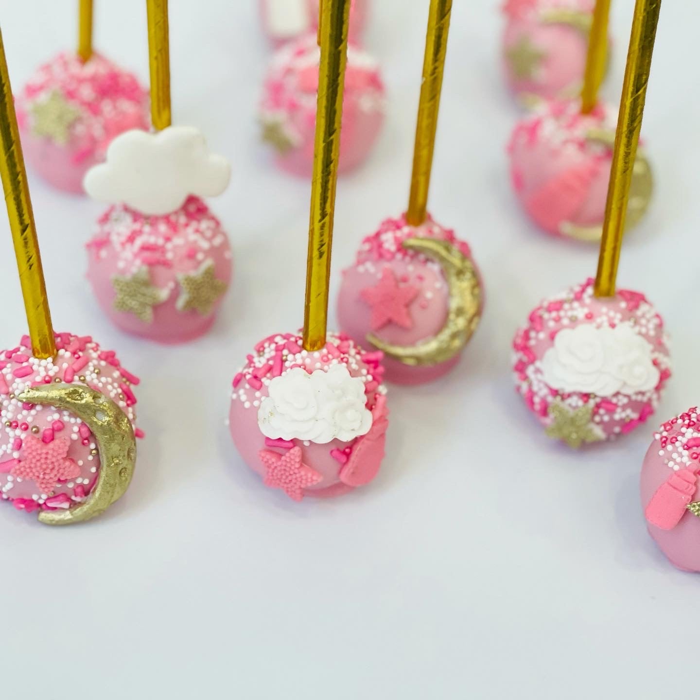 Twinkle Twinkle Little Star Cake Pops (1Dozen)