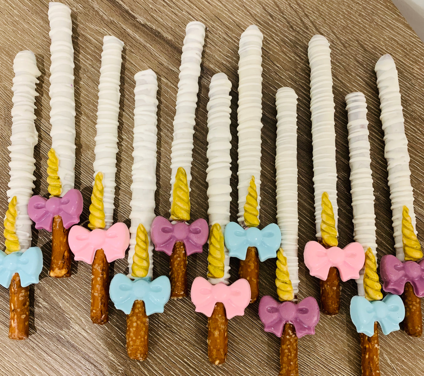 Unicorn Bow Chocolate Pretzels