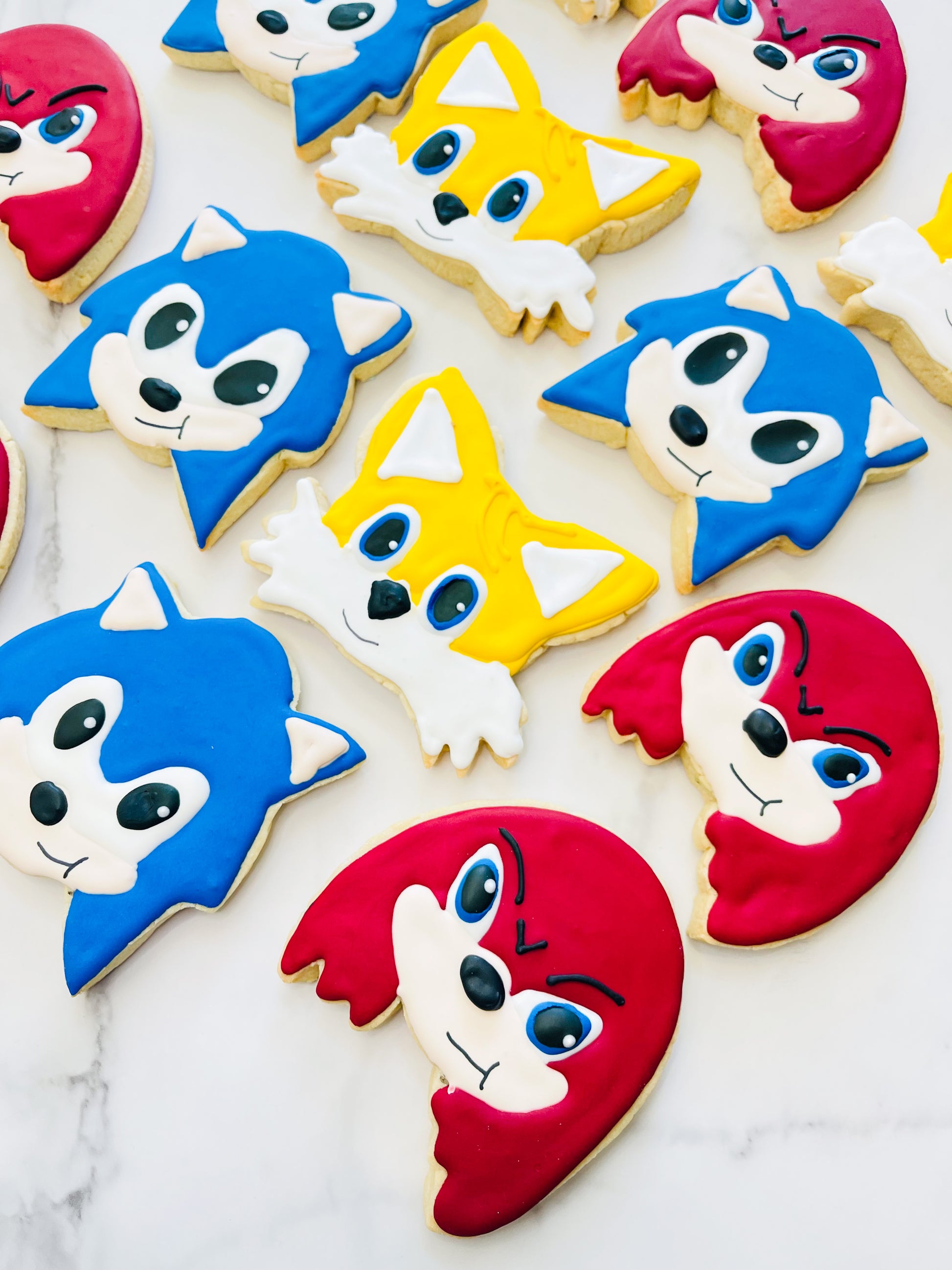 Sonic the Hedgehog (2020) is a mini-sugarfree vanilla cupcake